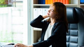 打工仔坐全日埋下健康隱患？忍尿、肌肉繃緊、眼乾等易誘發4類可大可小職業病