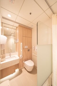 Image of CUHK Medical Centre Inpatient Ward Semi-Private Room (2A)(1-bed) Environment 中大醫院 病房半私家房 (2A) (一人房)相片
