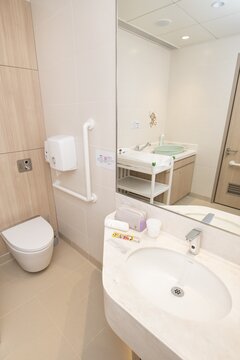 Image of CUHK Medical Centre Paediatric Ward2-bed RoomEnvironment 中大醫院 兒科病房二人房相片
